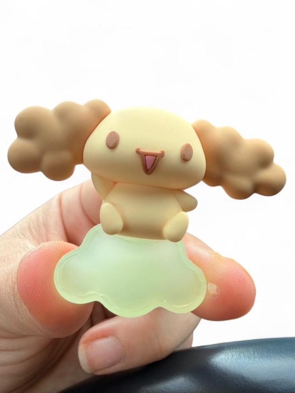 Sonix x Sanrio: Cinnamoroll and Friends Surprise Peeker Phone Charm (Chiffon)